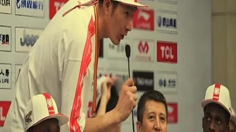 荷甲巅峰对决：埃因霍温挑战费耶诺德，能否逆袭夺冠？